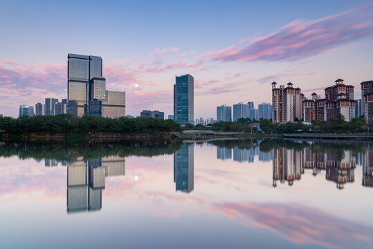 南沙凤凰湖公园日落晚霞风景