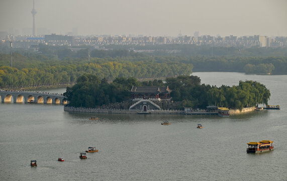 湖中小岛