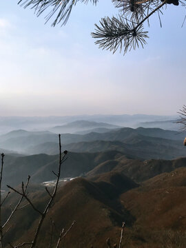 远山含烟