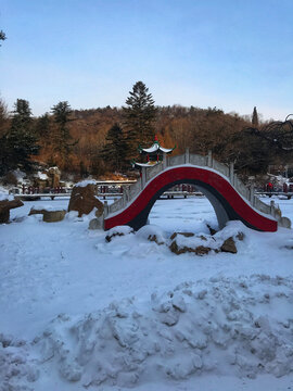 小桥白雪