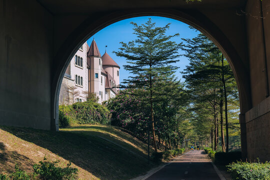 东莞华为溪流背坡村