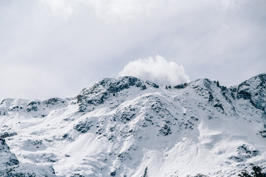 云南白马雪山观景台远眺雪山