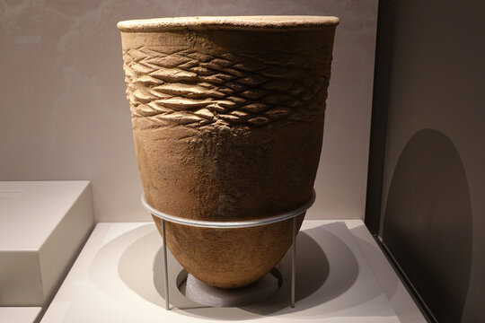 良渚文化陶器大陶缸