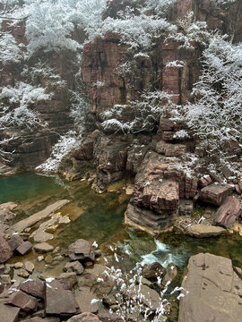 云台山红石峡雪景