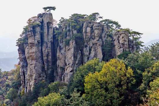 蒙山龟蒙景区鹰窝峰