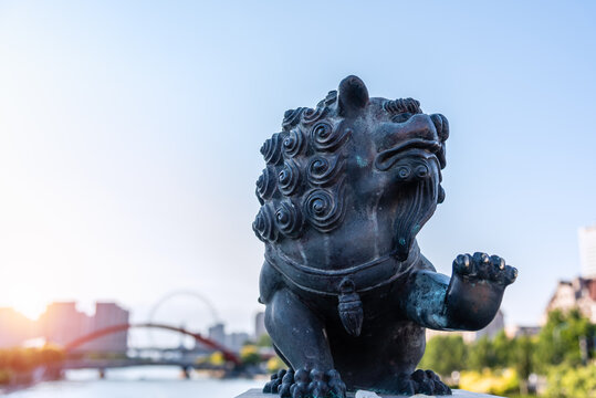 中国天津狮子林桥上的石狮子