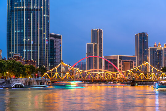 天津津湾广场的天津解放桥夜景