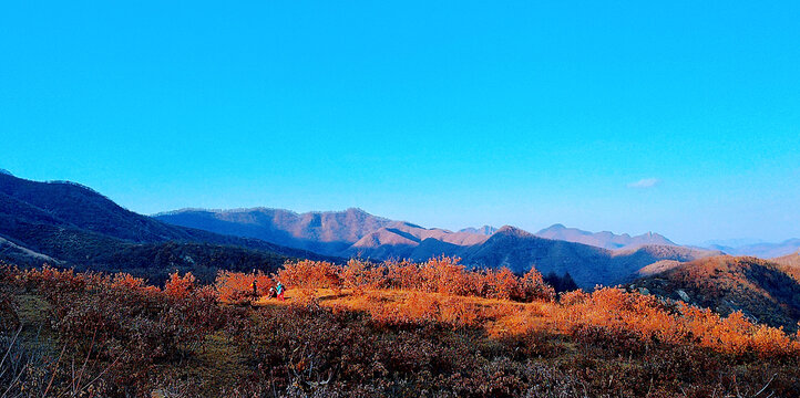 初冬的群山