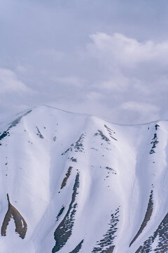 青海果洛州阿尼玛卿高原雪山风光