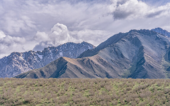 青海省阿尼玛卿山公园山峰