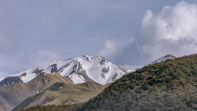 中国青海阿尼玛卿山雪山风景