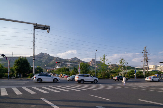 青岛西海岸玉皇山路路口