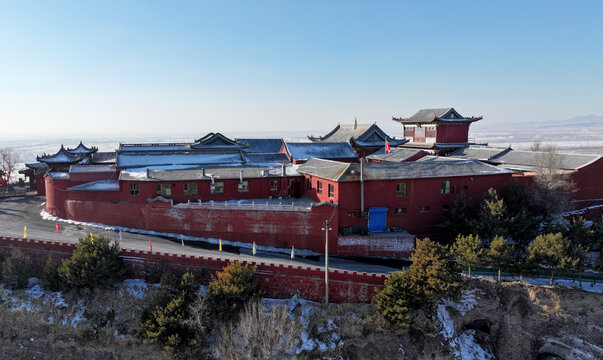 建在火山口上的古刹昊天寺