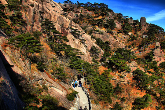 黄山山峦美景悬崖峭壁