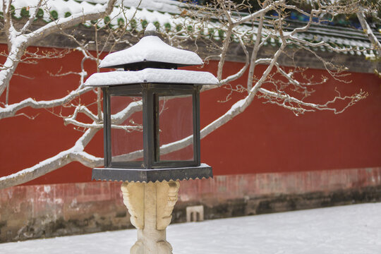 红墙雪景