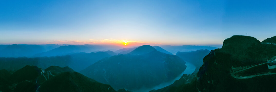 神女峰全景