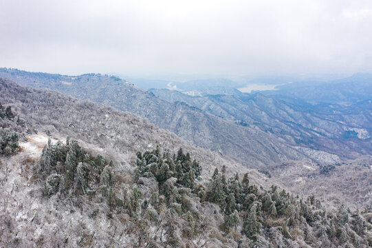 大别山脉