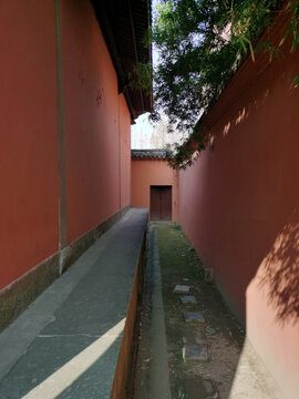 红墙弄堂古建筑寺庙寺院