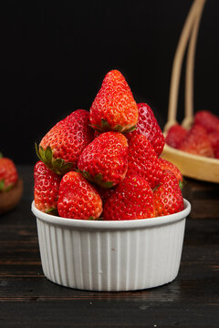 碗装草莓
