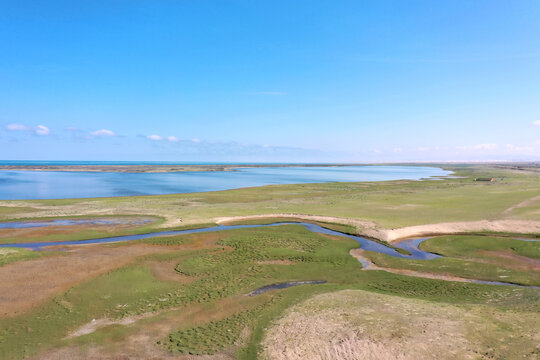 航拍青海湖湖东洱海与倒淌河