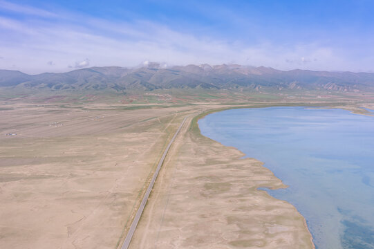 青海省海南州湖东洱海与山川航拍