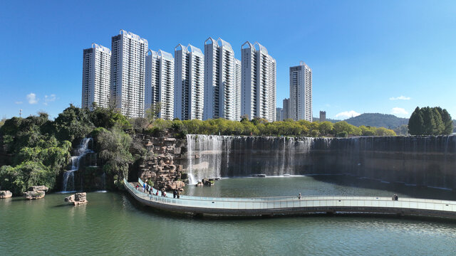 昆明盘龙区城市瀑布公园航拍