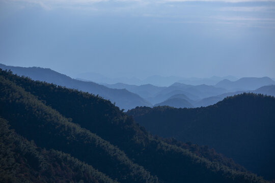 天姥山远眺