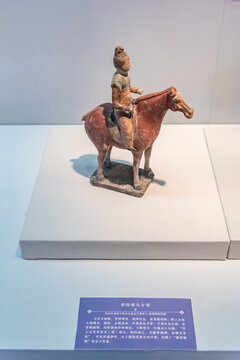 乾陵博物馆的唐代彩绘骑马女俑