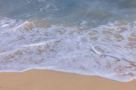 海浪沙滩