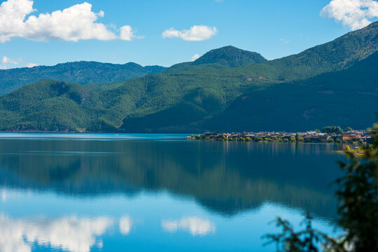 泸沽湖风光