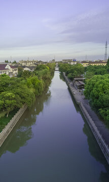 城镇河道晚霞风景