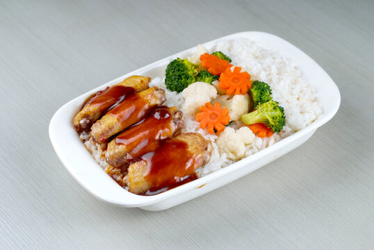 鸡翅中米饭套餐