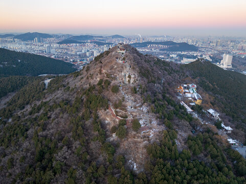 千佛山上航拍济南都市风光