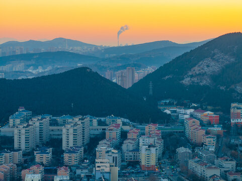 千佛山上航拍济南都市风光