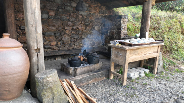 云南茶田老茶铺