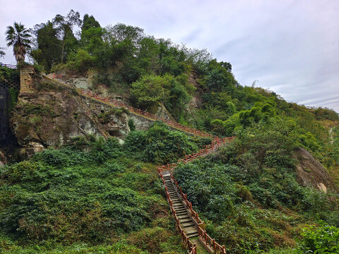 山坡步行道