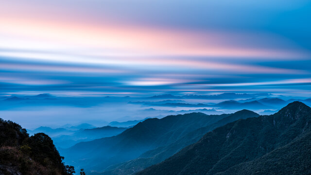 阴那山霞光