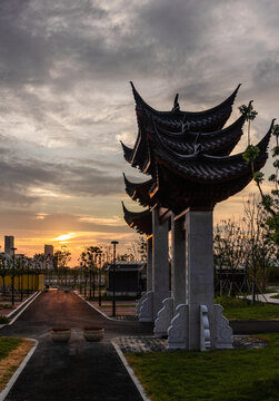 日出东吴寺