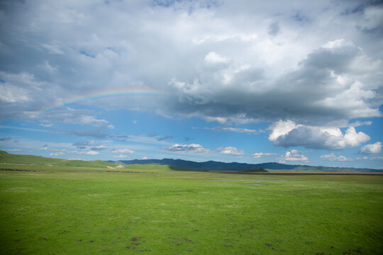 草原湿地彩虹