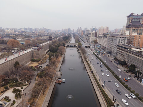 古城墙护城河