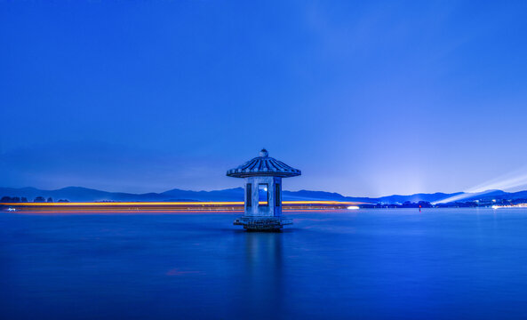 杭州西湖蓝调夜景