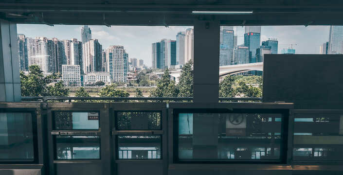 重庆地铁站黄花园