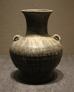 西汉青釉瓷壶