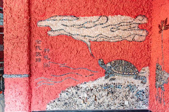 天津瓷房子的金代张珪神龟图瓷画