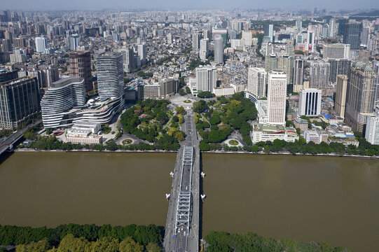 广州航拍海珠桥城市建筑风光