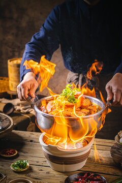 复古怀旧四川成都特色美食冒烤鸭