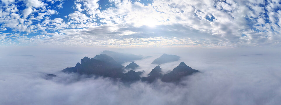 都峤山云海