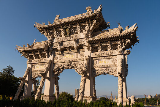 厦门航拍梅山寺建筑景观