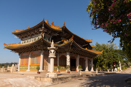 厦门航拍梅山寺建筑景观