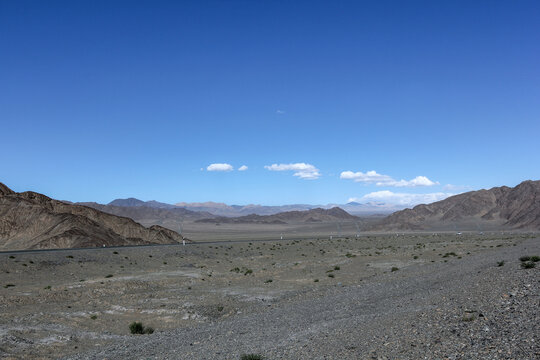 青海高原无人区公公路风景